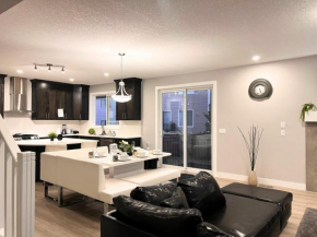 Flowealth Property Luxury Villa Near Lake Netflix TV Wifi Calgary